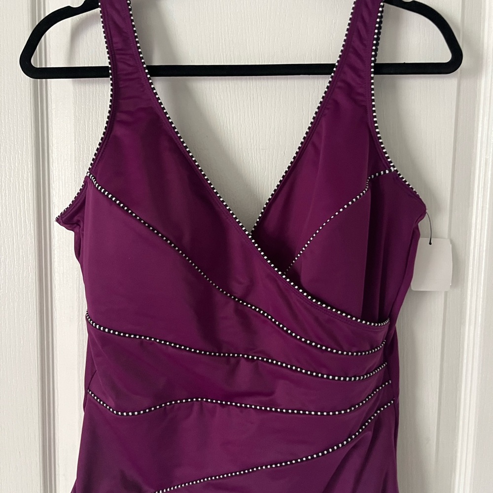 Miraclesuit One Piece - Picture 3 of 6